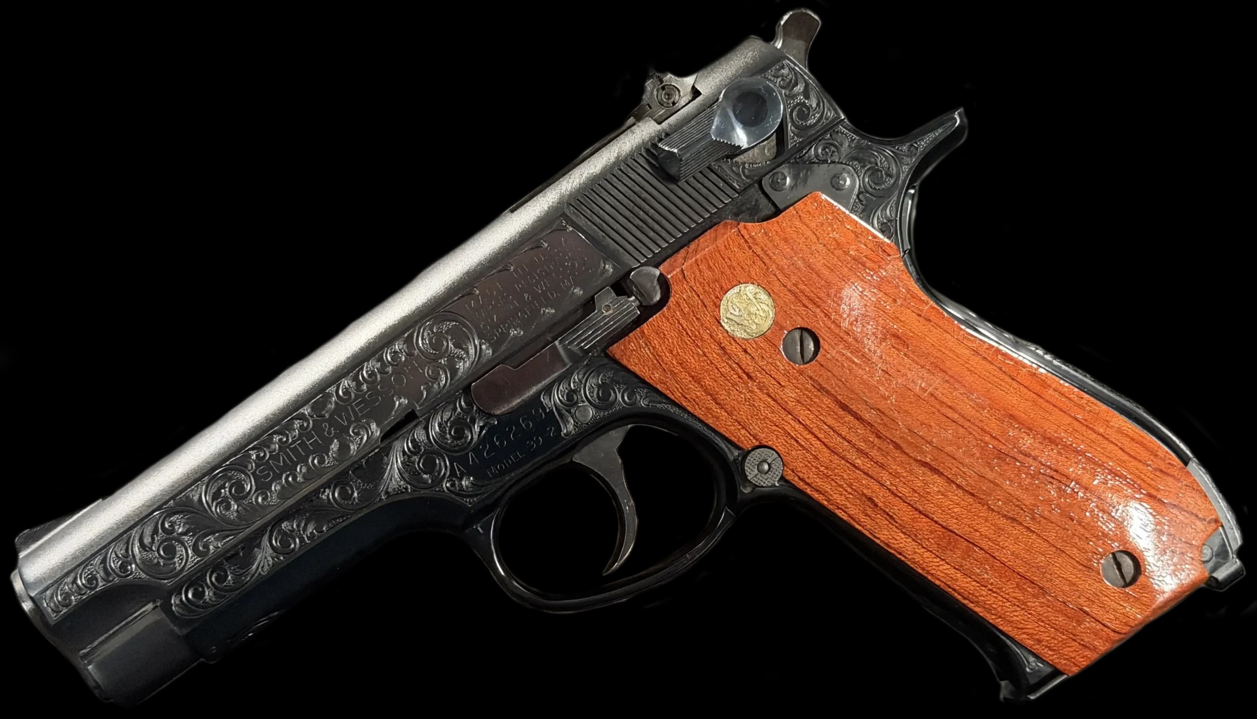 Smith & Wesson Engraved Smith & Wesson Model 39-2 9mm DA / SA