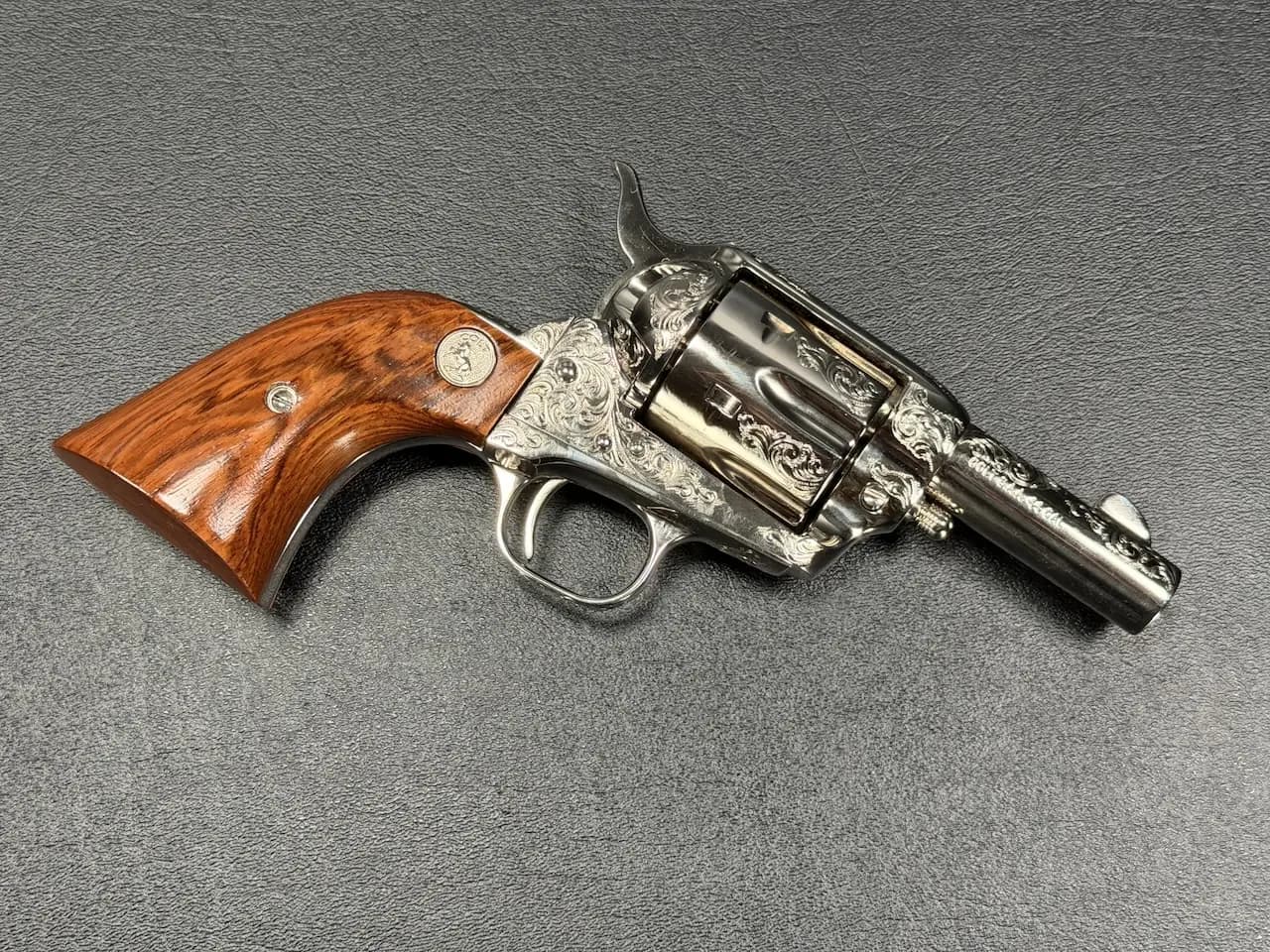 Colt SAA Sheriff's Model Engraved .44-40 — Luxus Collection Colt SAA Sheriff's Model Engraved .44-40 — Luxus Collection