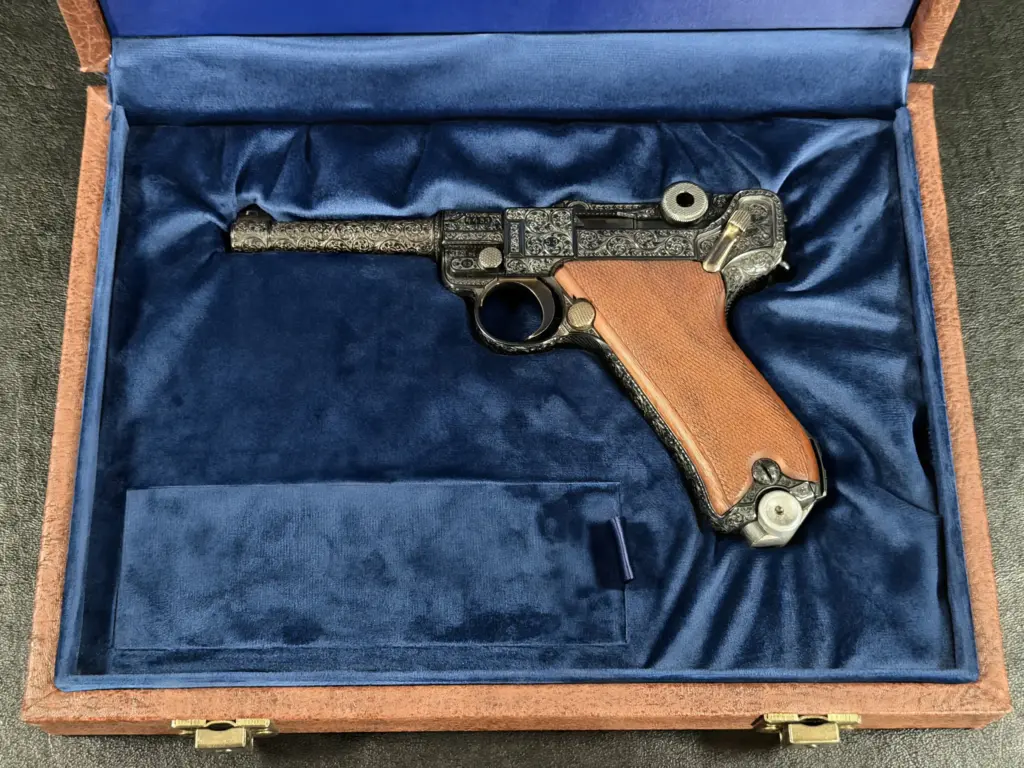 Heinz Funk master engraved DWM Luger P08 pistol image 3